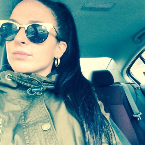 Meet your Posher, Caitlyn - Picture 1 of 1